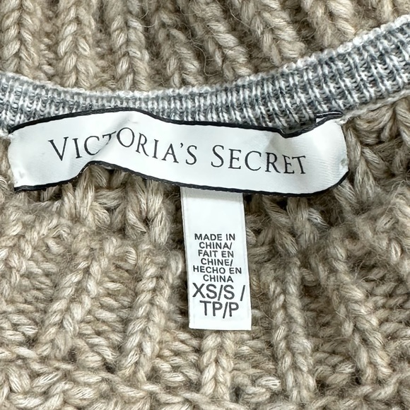 Victoria’s Secret Beige Chunky Knit Batwing Tunic Sweater Sz XS , S - Picture 3 of 10
